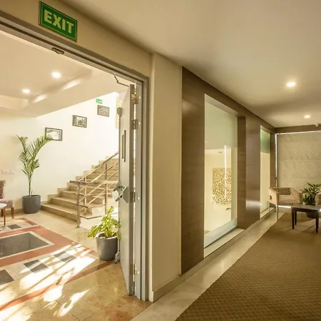 Hotel West Inn Near Igi Airport Delhi-2